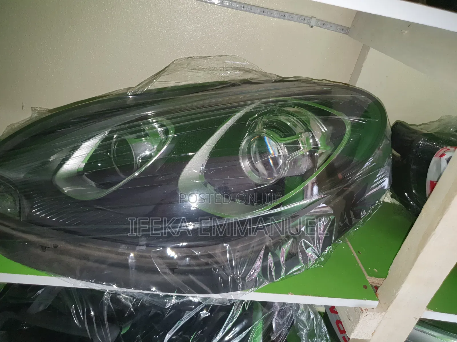 Headlights Porsche Macan