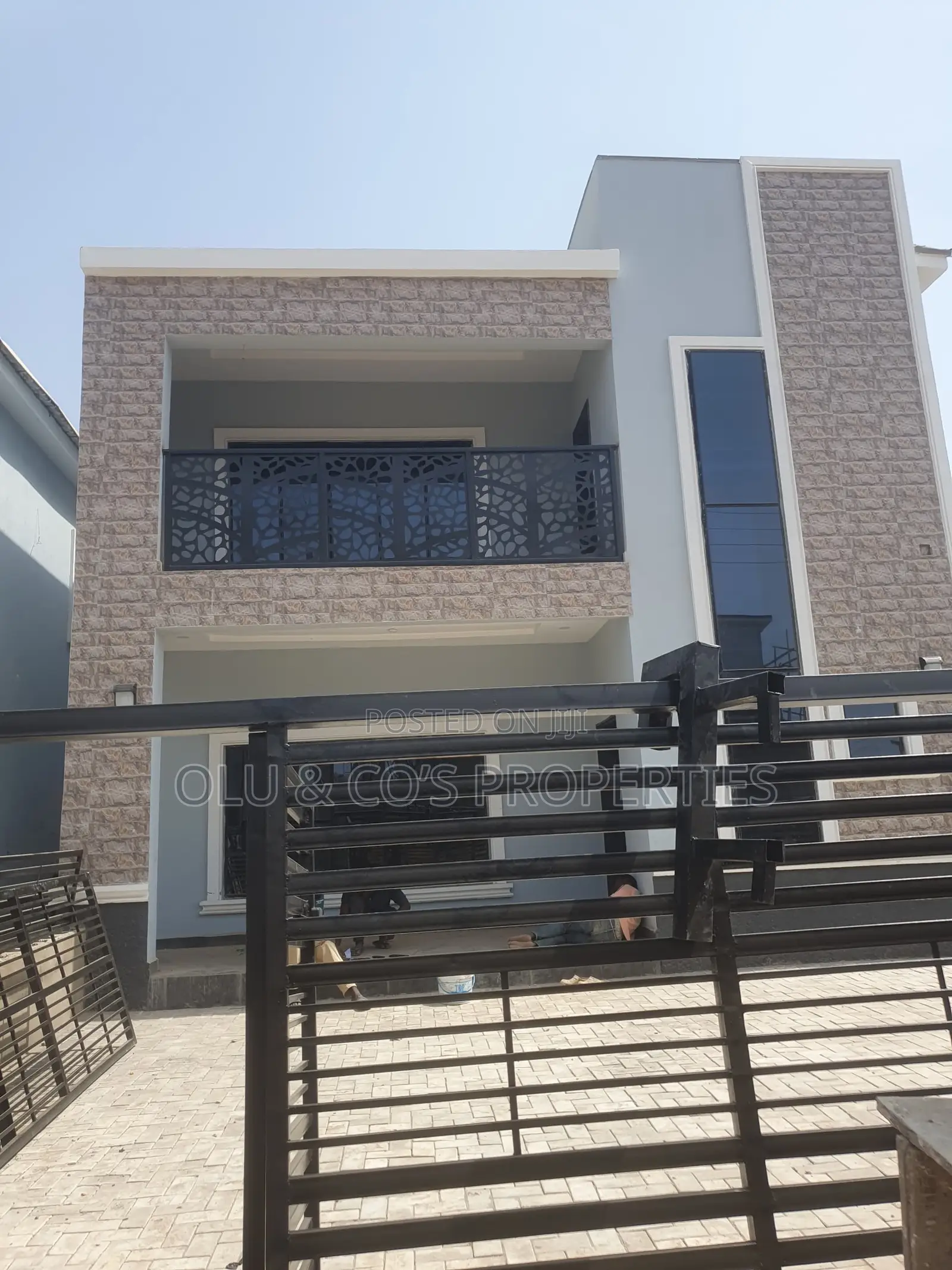 4bdrm Duplex in An Estate Along, Lugbe District for rent