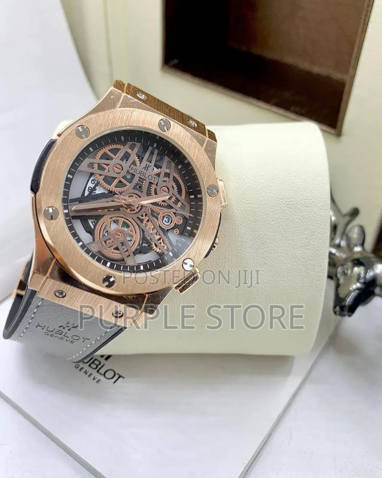 Hublot *Wristwatch; Leather. Straps.