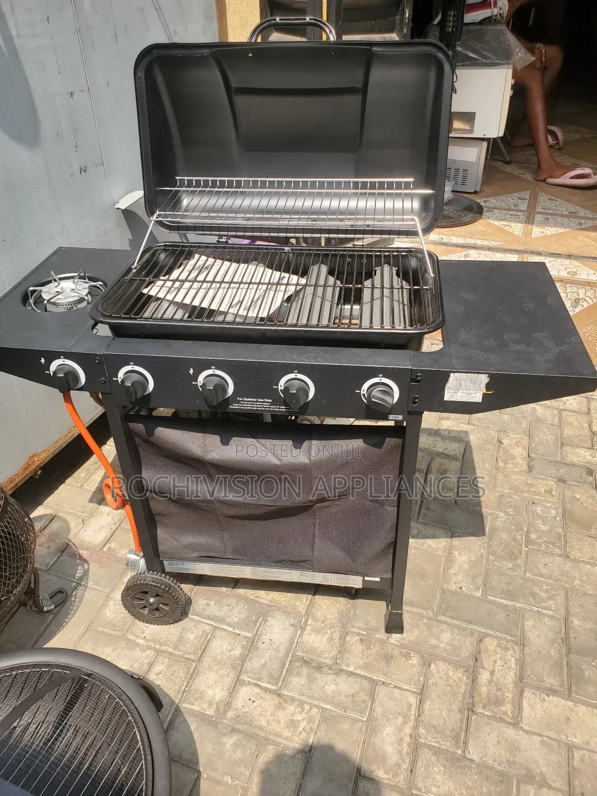 Brand New 4 Burner Gas BBQ With Side Stove