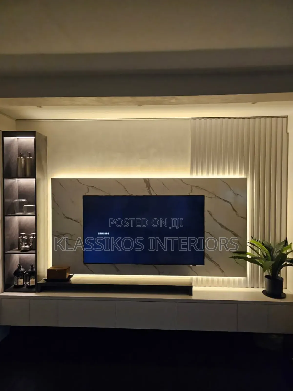 My Insight Tv Console With Warranty (9ko78)