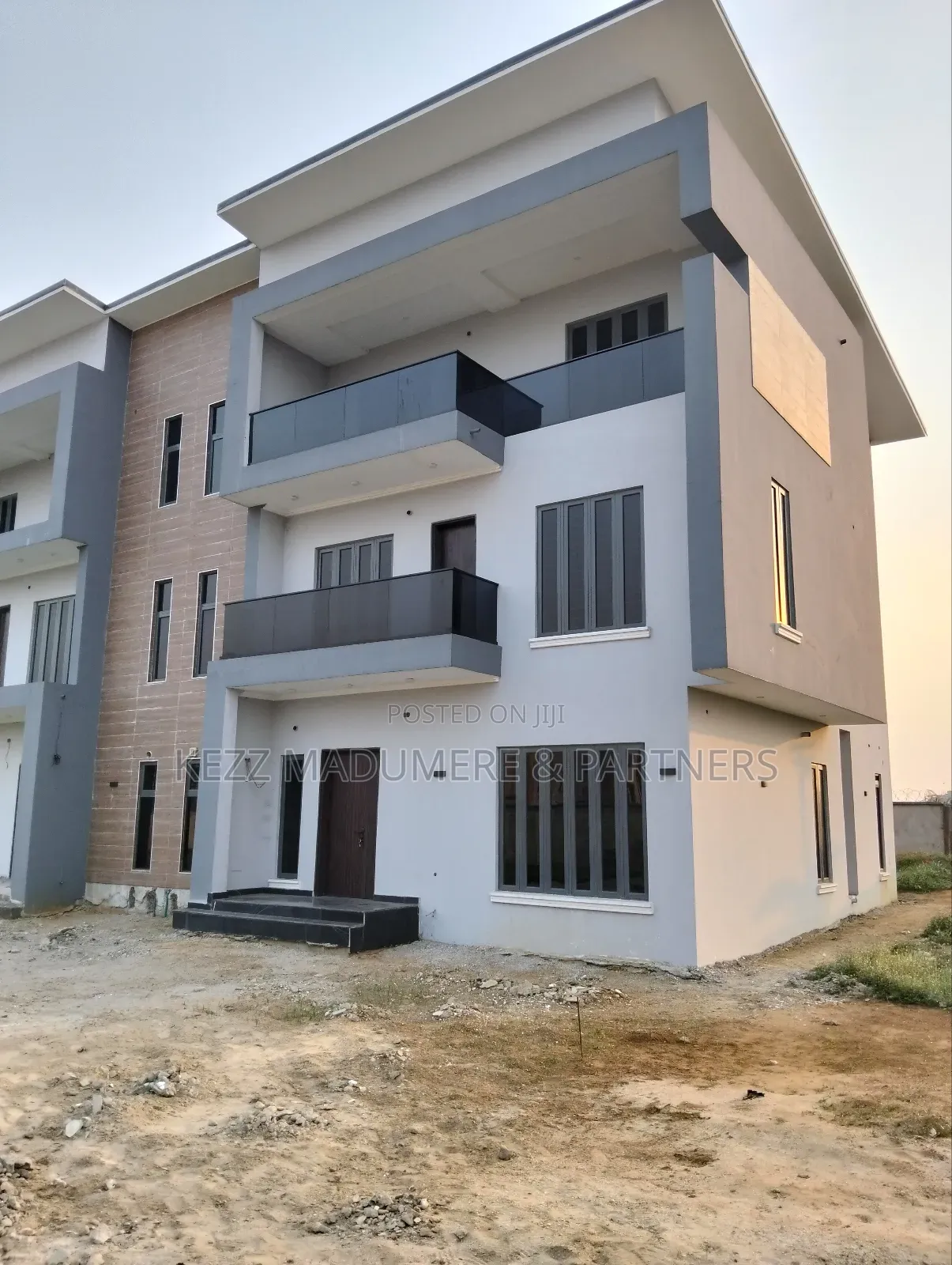4bdrm Duplex in Rukpakulishi, for sale