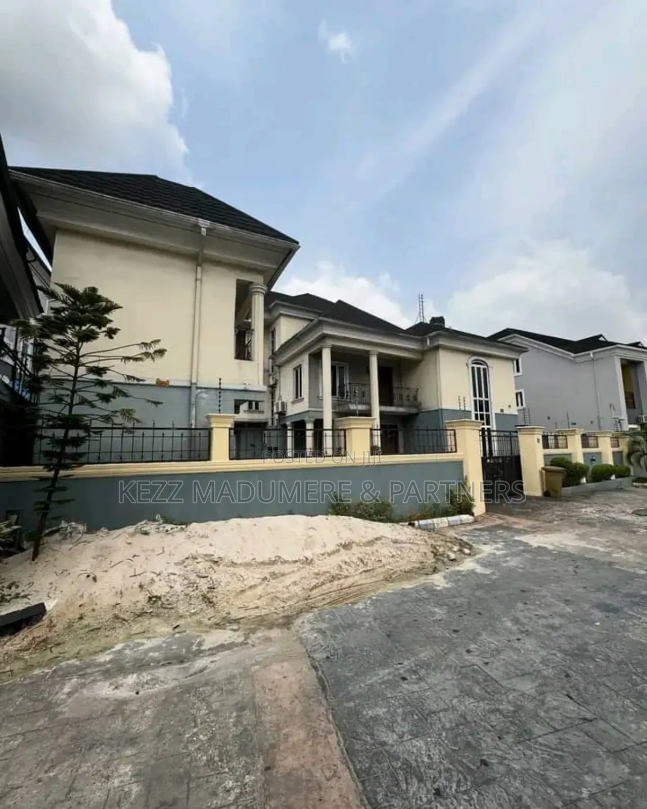 4bdrm Duplex in Rukpakulishi, for sale