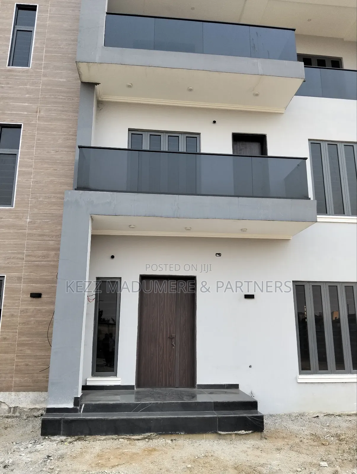 4bdrm Duplex in Rukpakulishi, for sale
