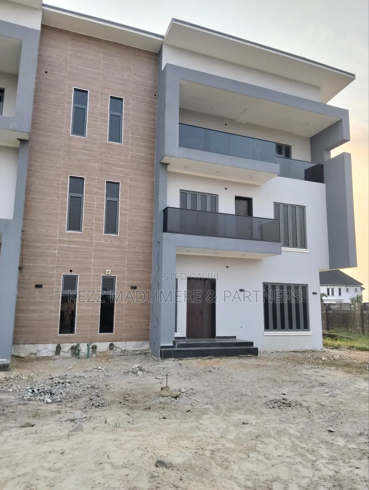 4bdrm Duplex in Rukpakulishi, for sale