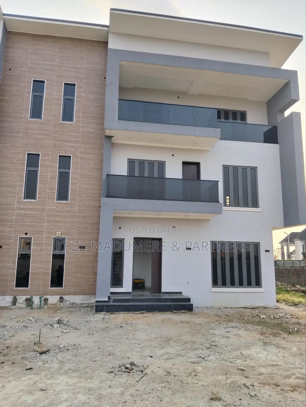 8bdrm Duplex in Rukpakulishi , for sale