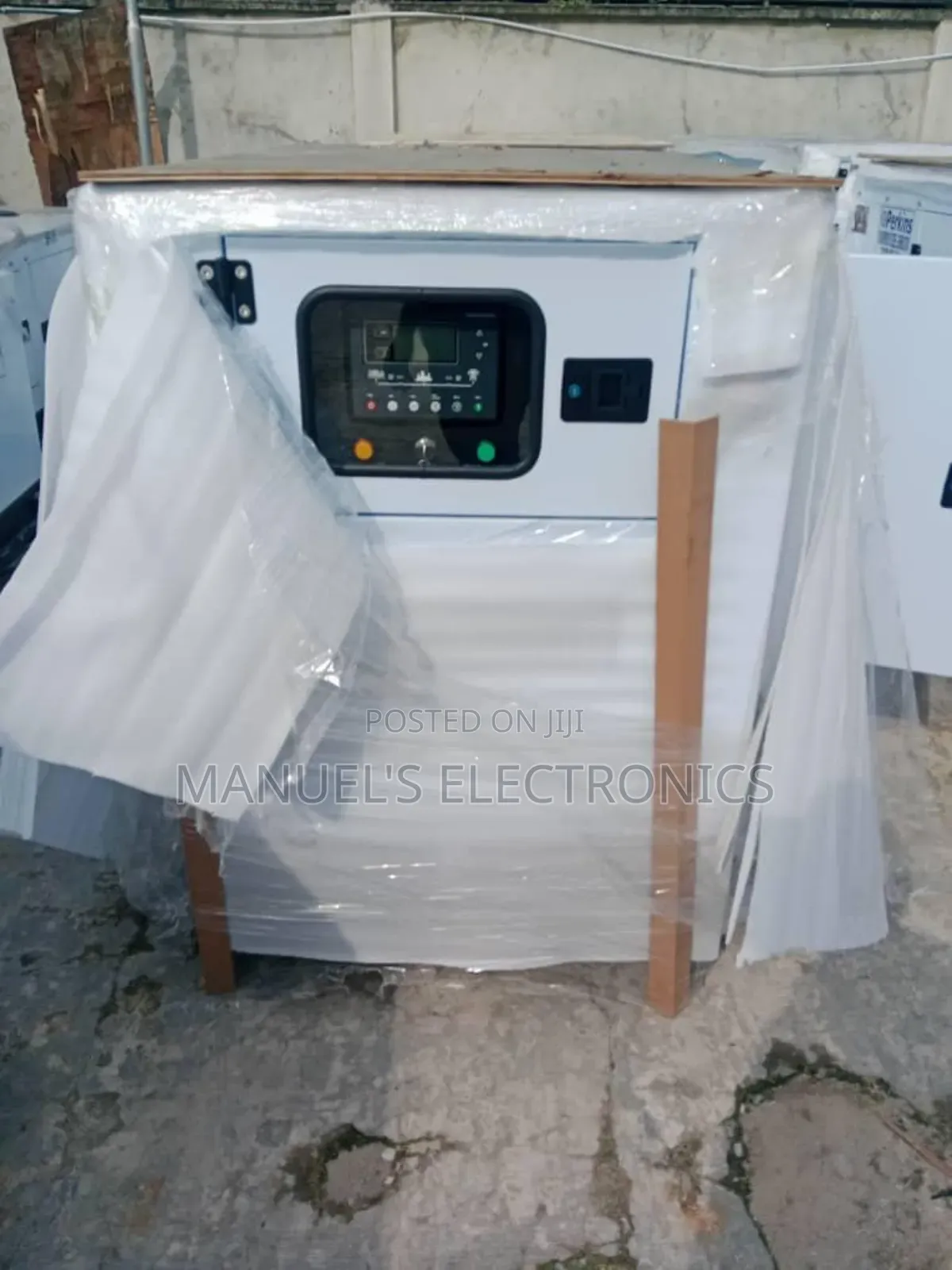 30kva Perkins Diesel Soundproof Generator 100% Copper Coil