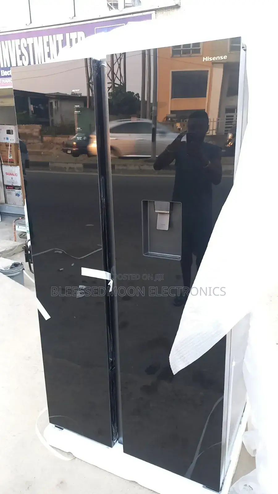 Hisense Side by Side Inverter Fridge With Water Dispenser