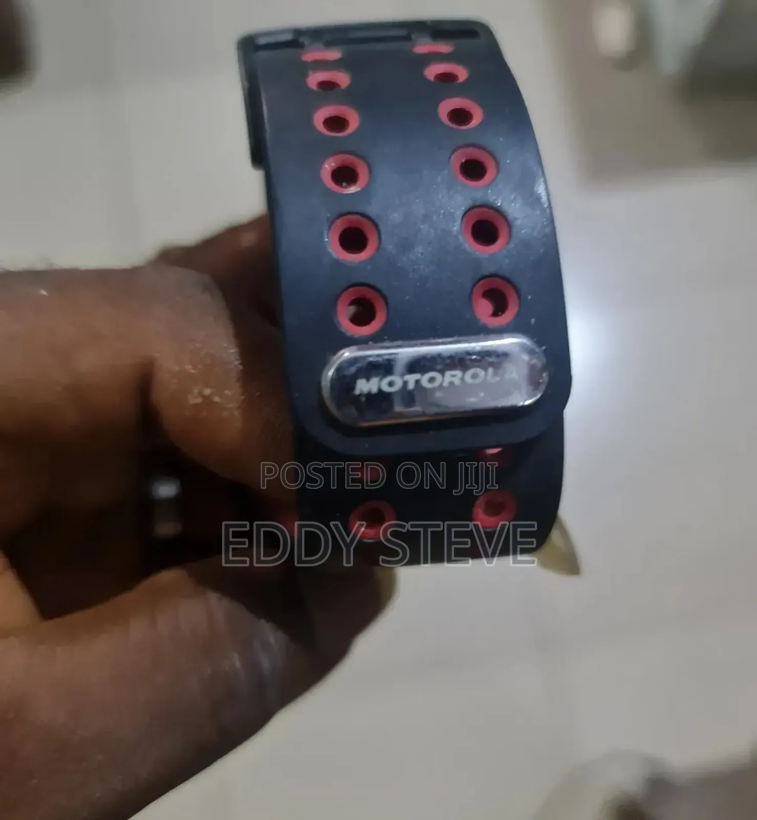 Motorola Motoactv Black/Red 8GB GPS Sports Watch MP3 Player