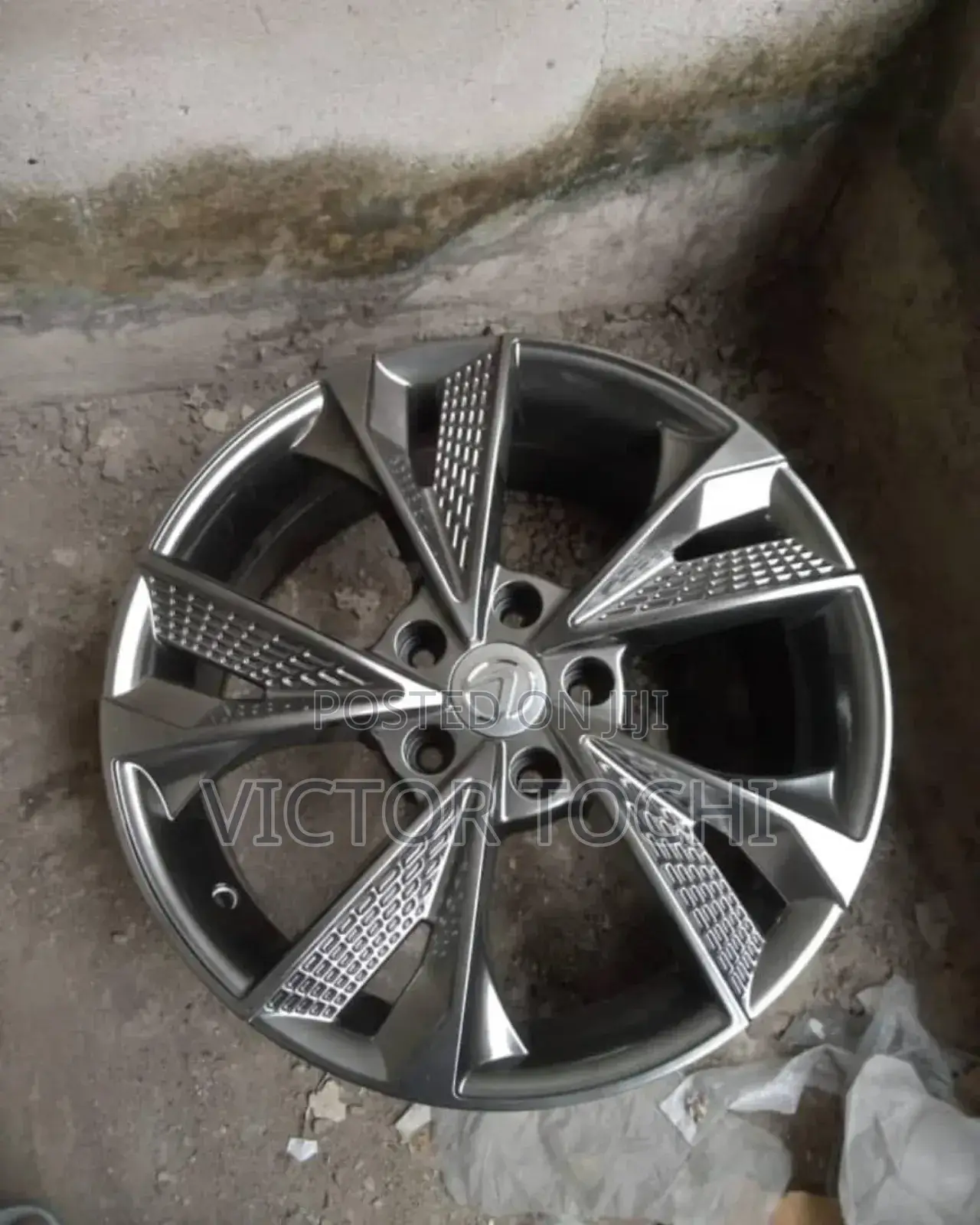 Size R18 Alloy Wheels