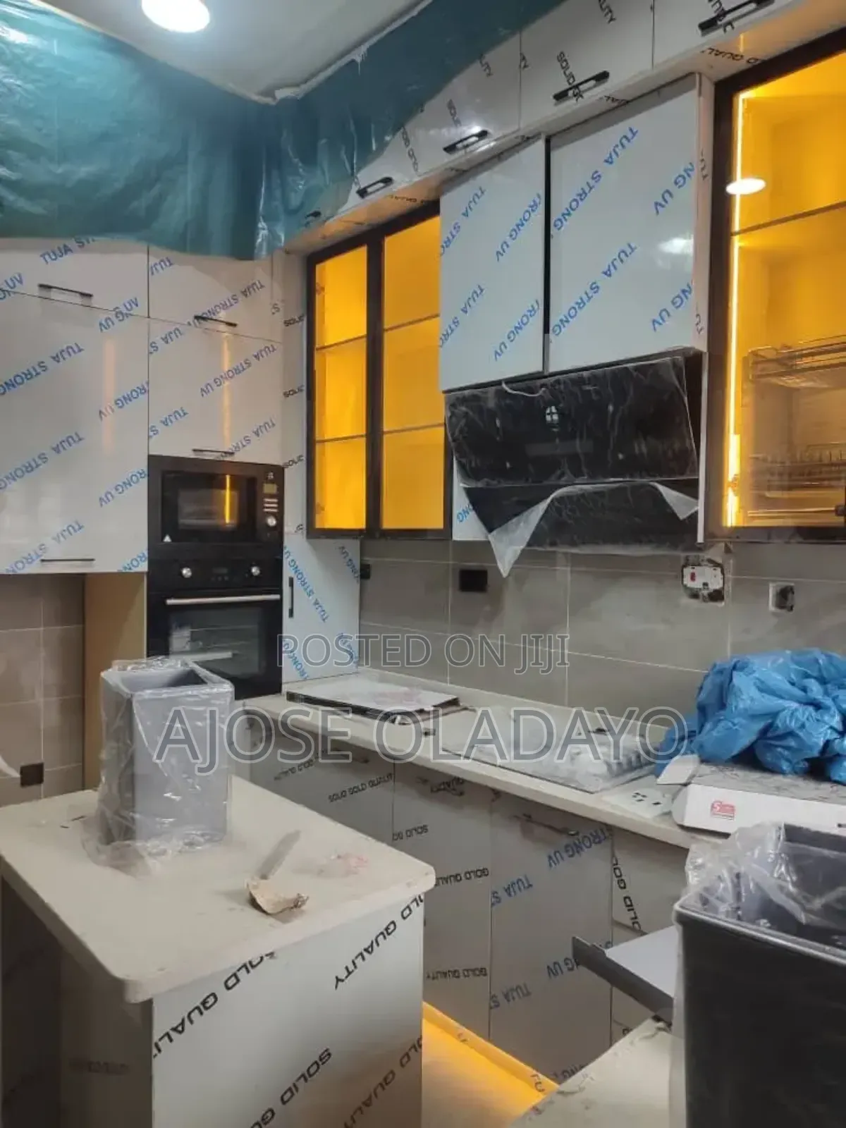 Kitchen Cabinets Interiors
