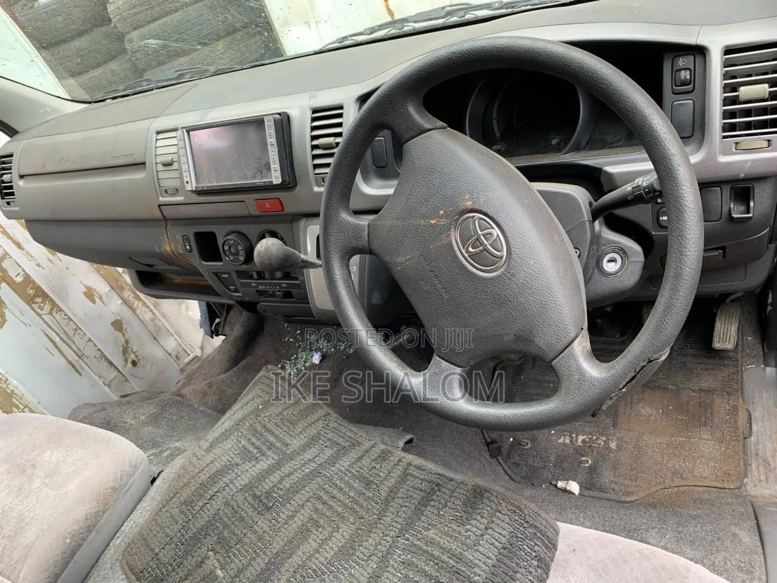 Toyota HiAce 2011 Green