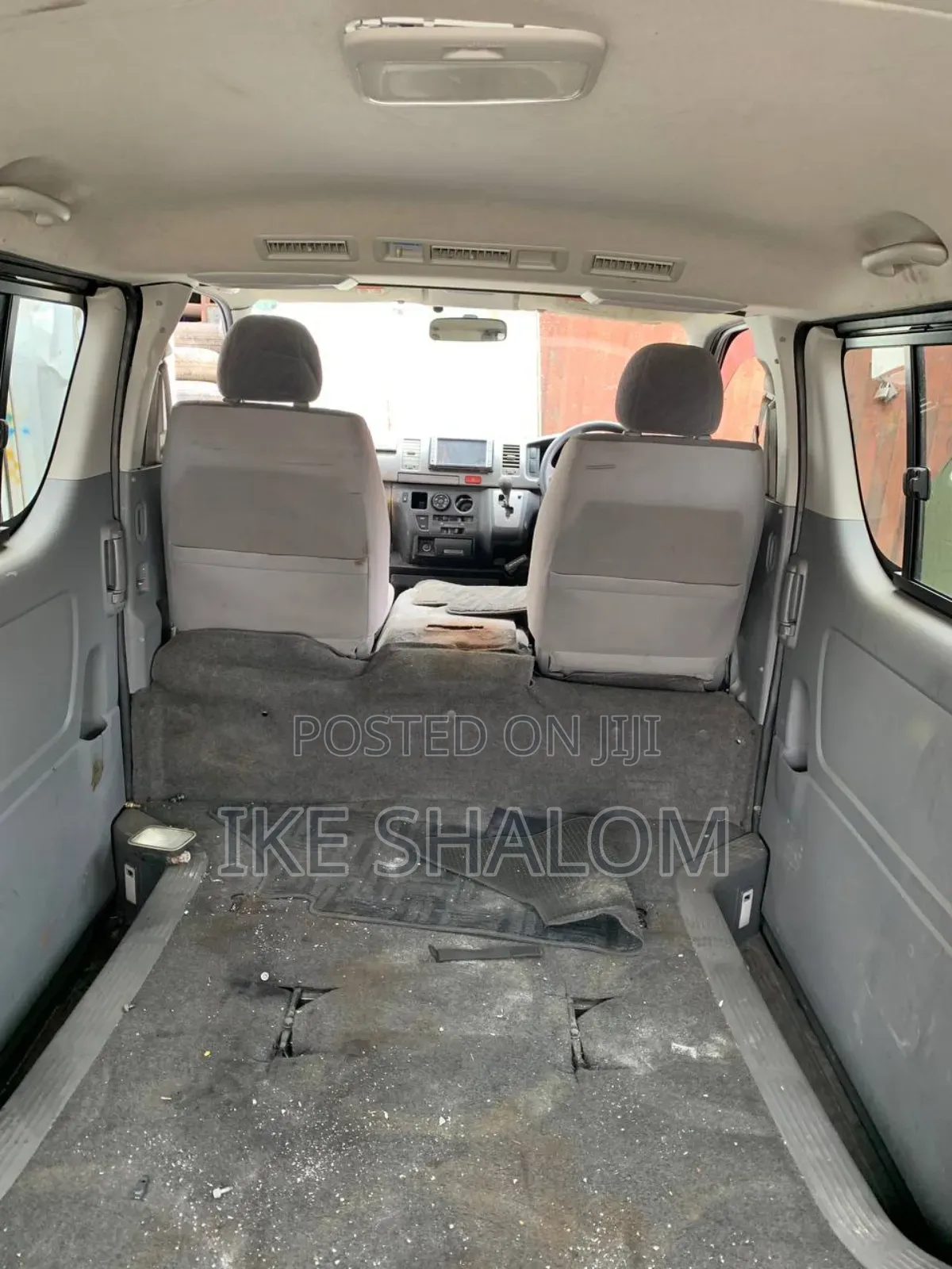 Toyota HiAce 2011 Green