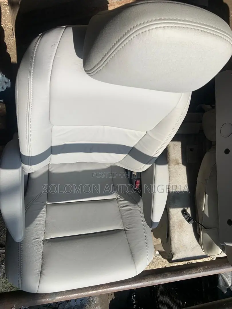 Complete Seat Toyota Sienna 2013 Model