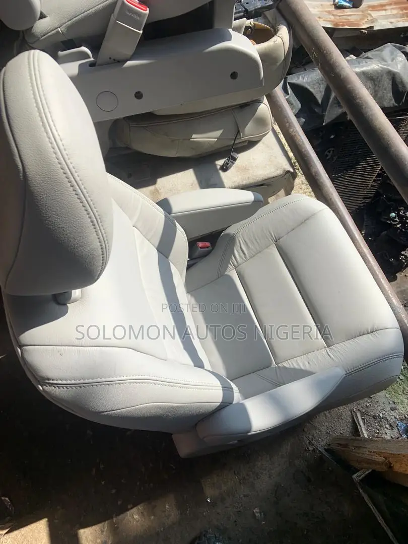 Complete Seat Toyota Sienna 2013 Model