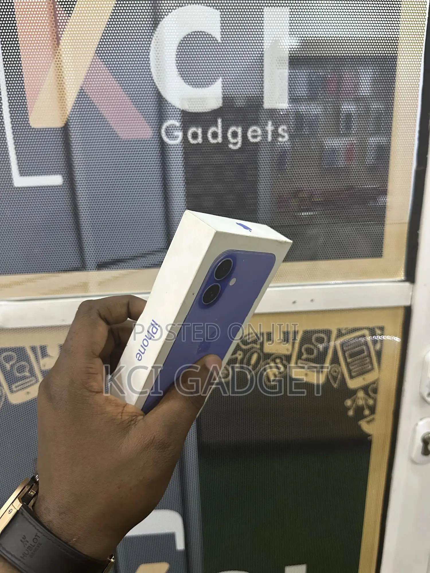 New Apple iPhone 16 256 GB Blue