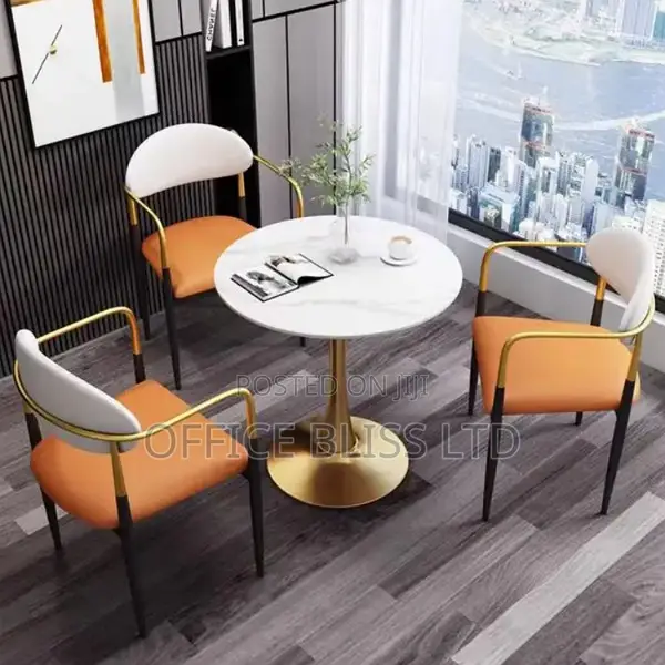 80cm * 80cm Round Marble Dinning Table 3 Armrest Chairs