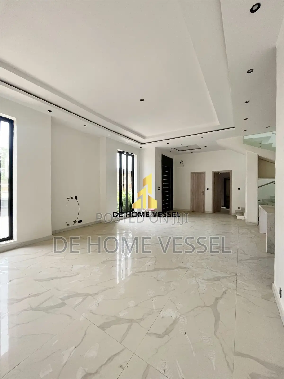 5bdrm Duplex in Osapa london for sale