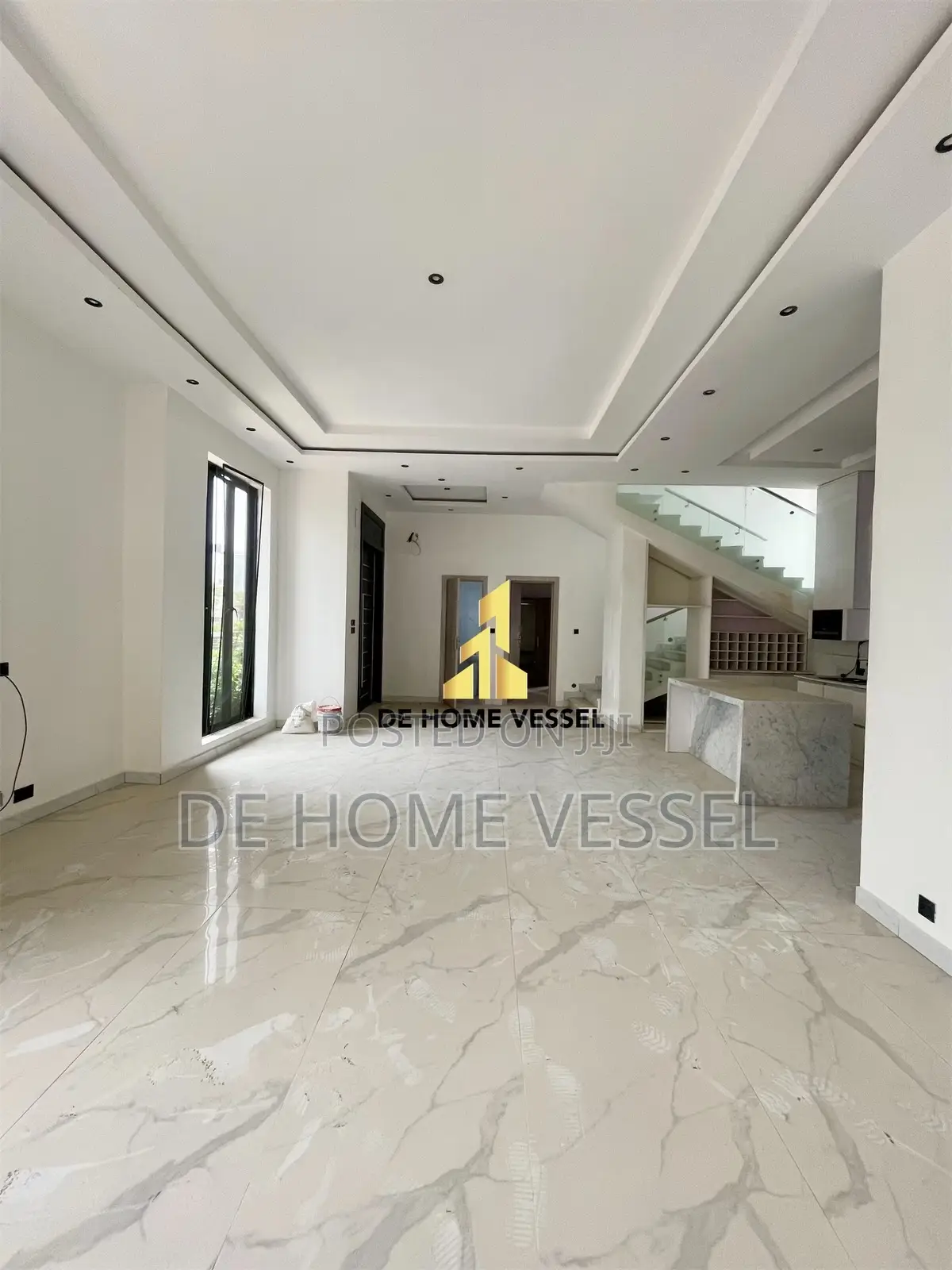 5bdrm Duplex in Osapa london for sale