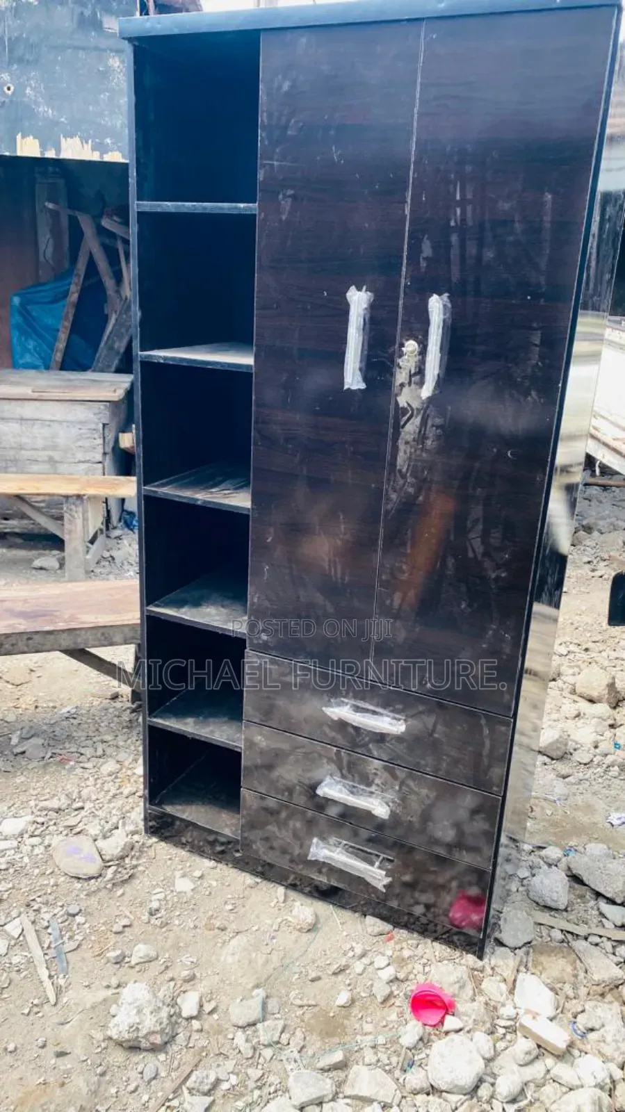 Well Designed Wardrobe,Size(3 by 6)