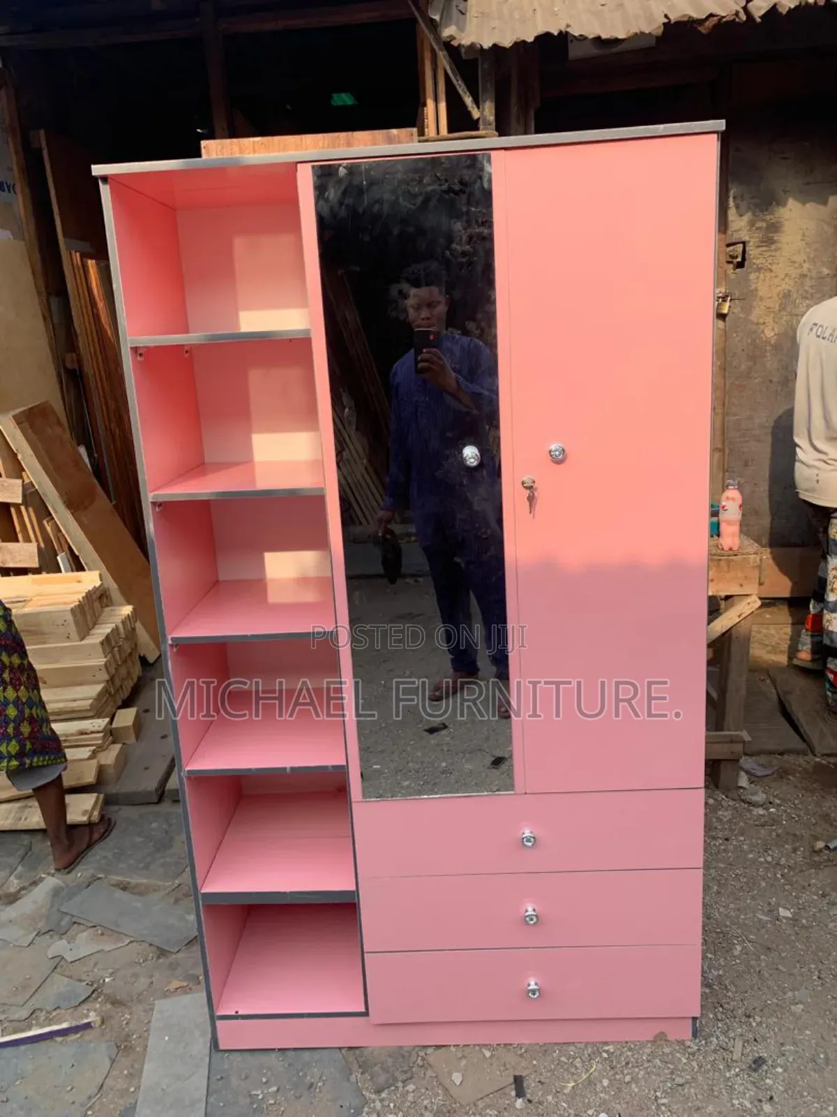 Well Designed 4x6 Wardrobe With Mirror