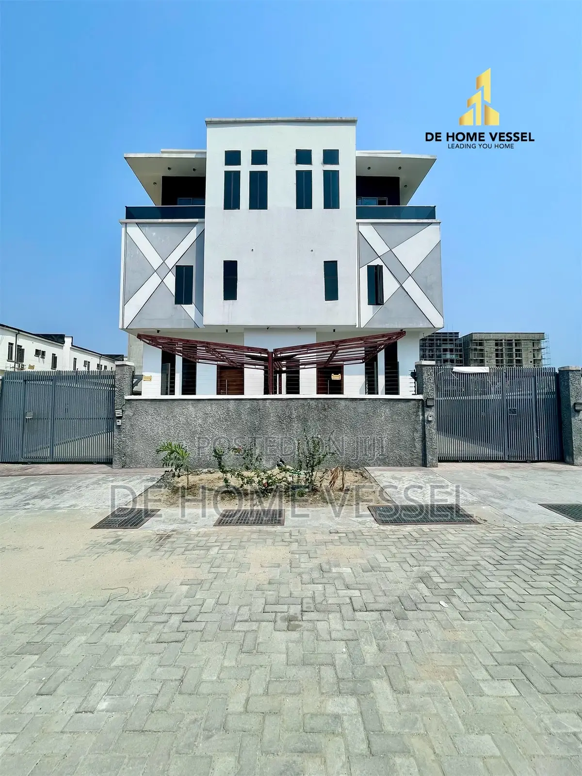 5bdrm Duplex in Ikate for sale