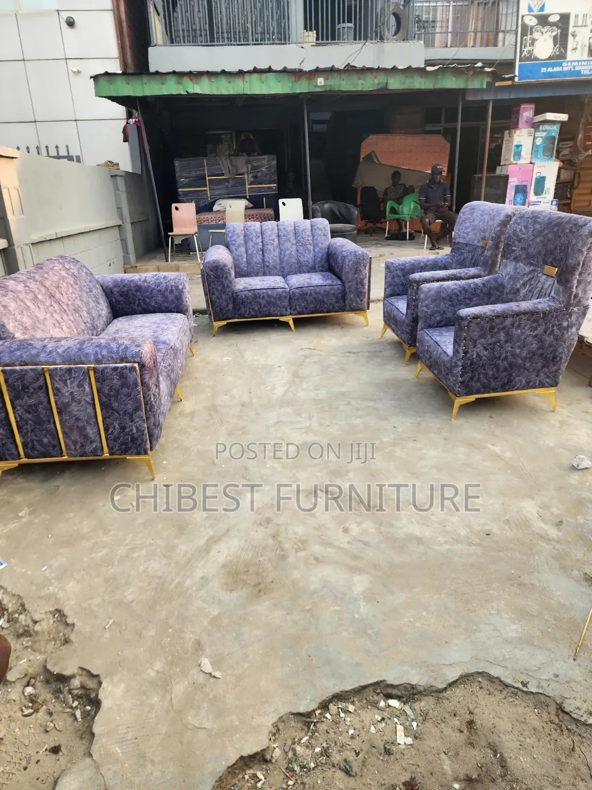 Classic Family Sitting Room Sofa Couch.