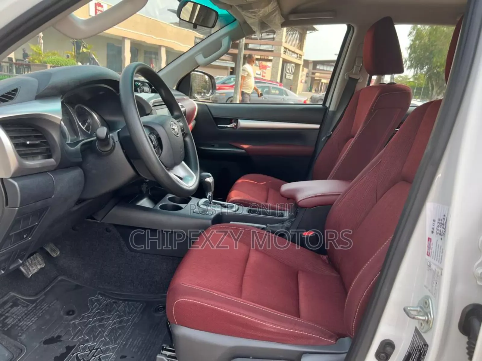 New Toyota Hilux 2023 White