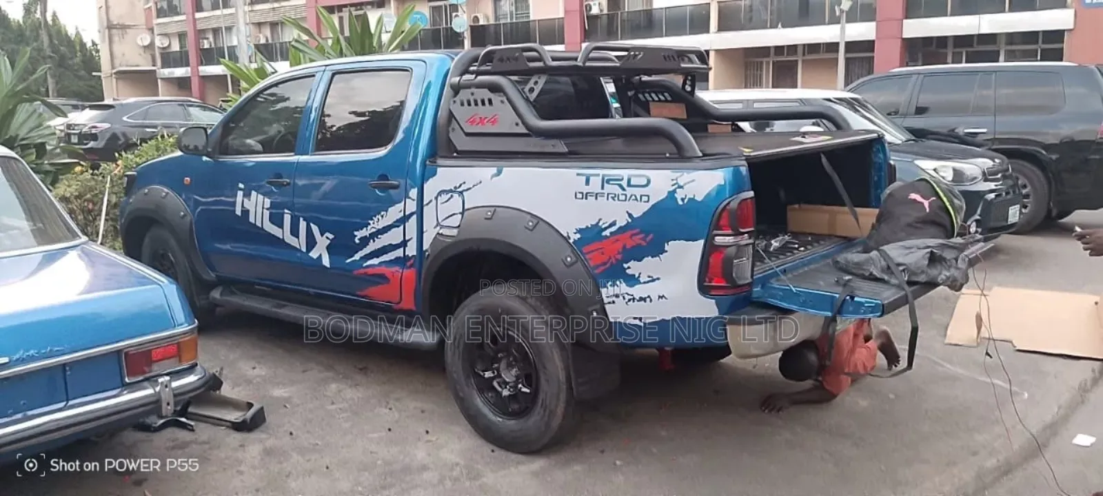 Rolling Boot Cover With Off Road Spoiler for Toyota Hilux