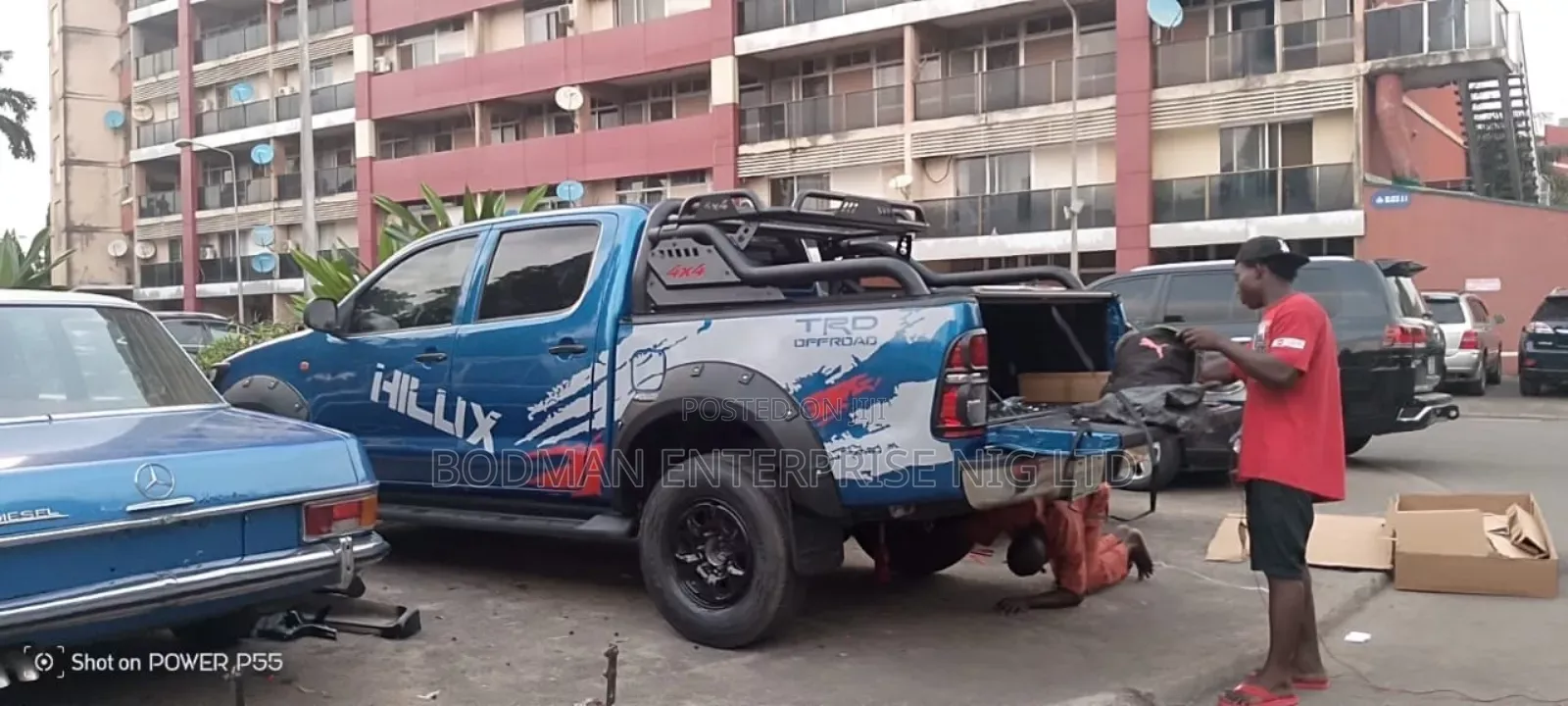 Rolling Boot Cover With Off Road Spoiler for Toyota Hilux