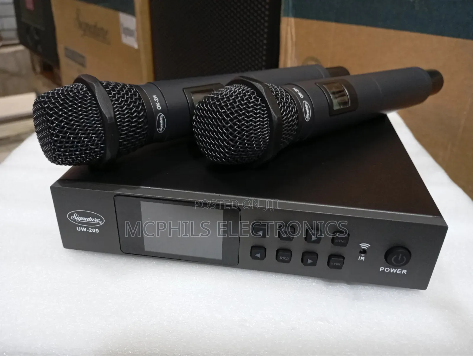 Signature Dual Handheld Uhf Wireless Mic Uw207/209