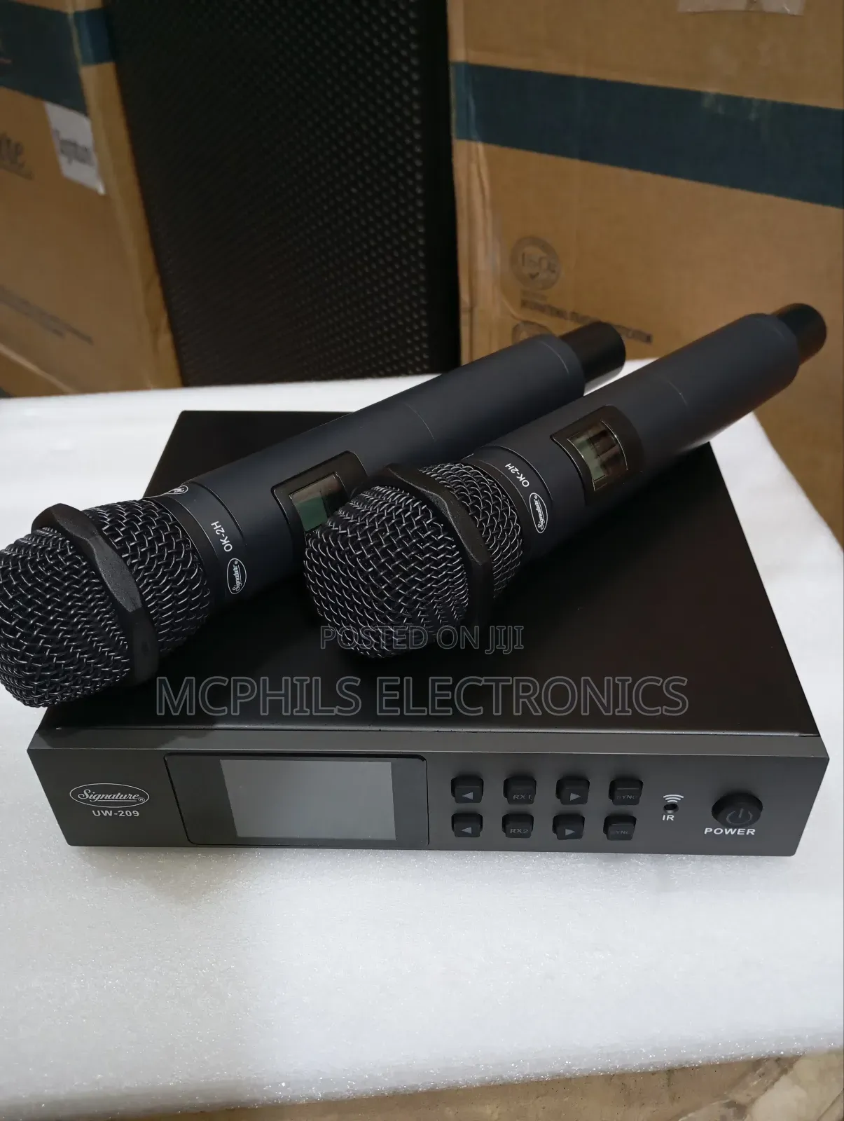 Signature Dual Handheld Uhf Wireless Mic Uw207/209