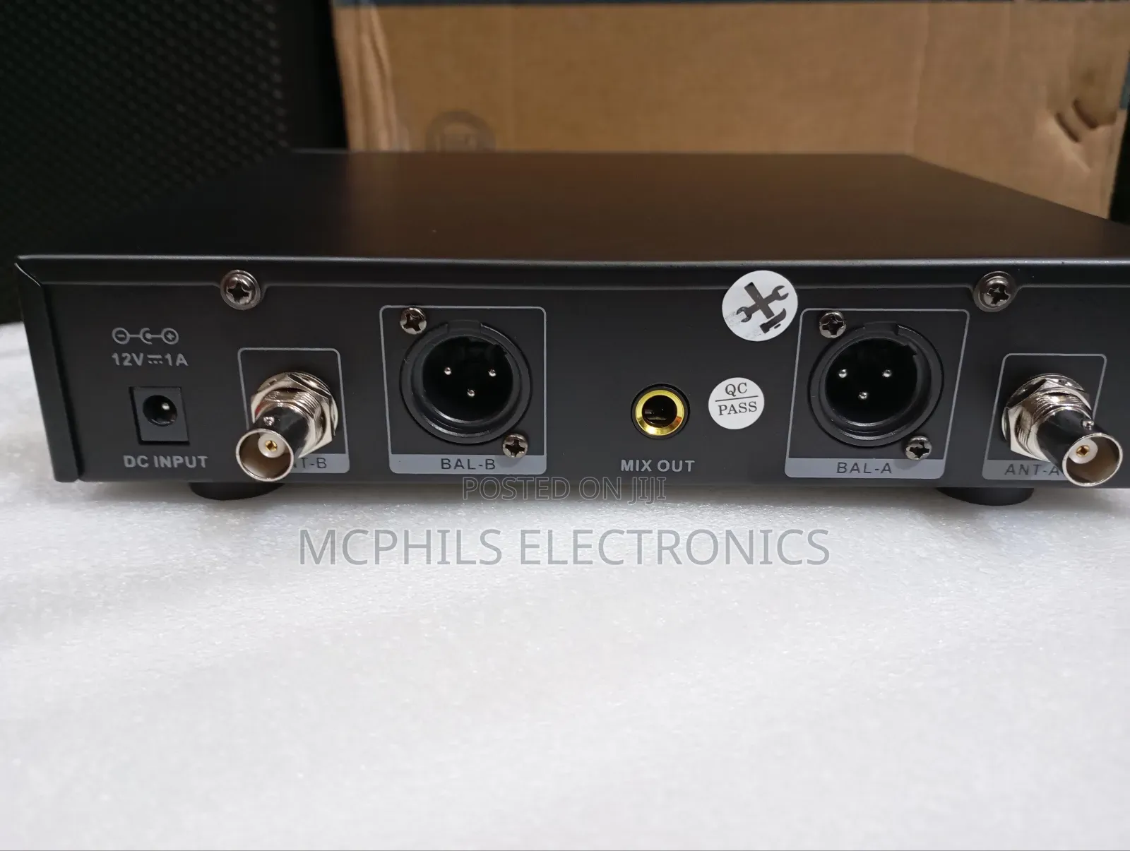 Signature Dual Handheld Uhf Wireless Mic Uw207/209