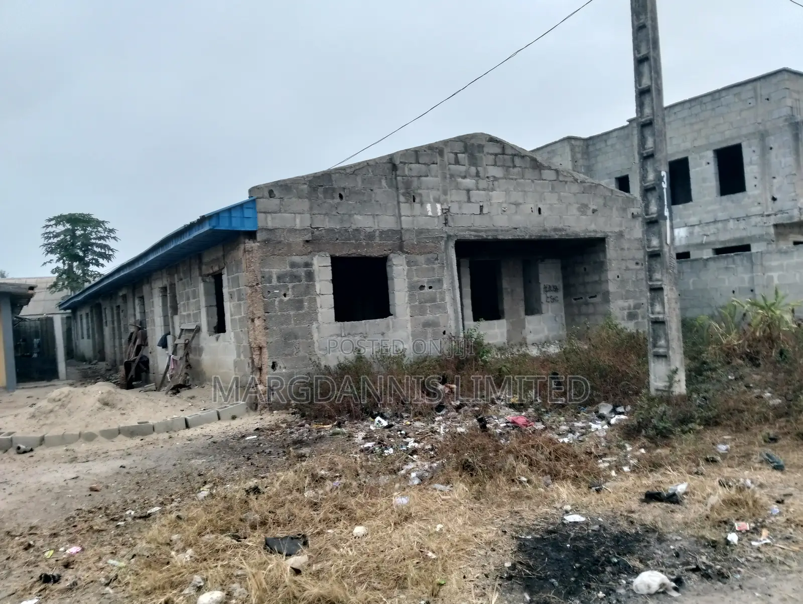 6bdrm Bungalow in Ibeshe for sale