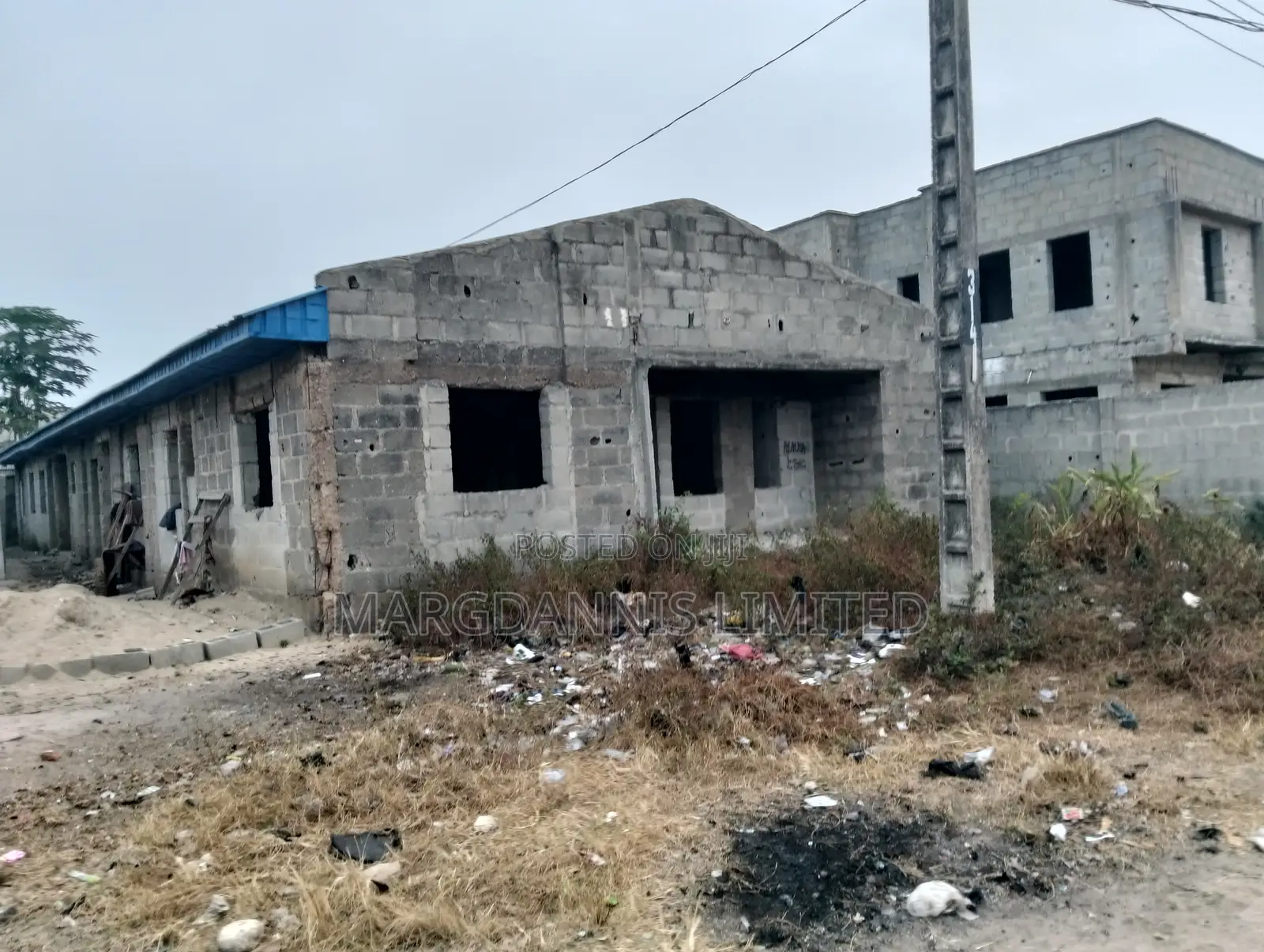 6bdrm Bungalow in Ibeshe for sale