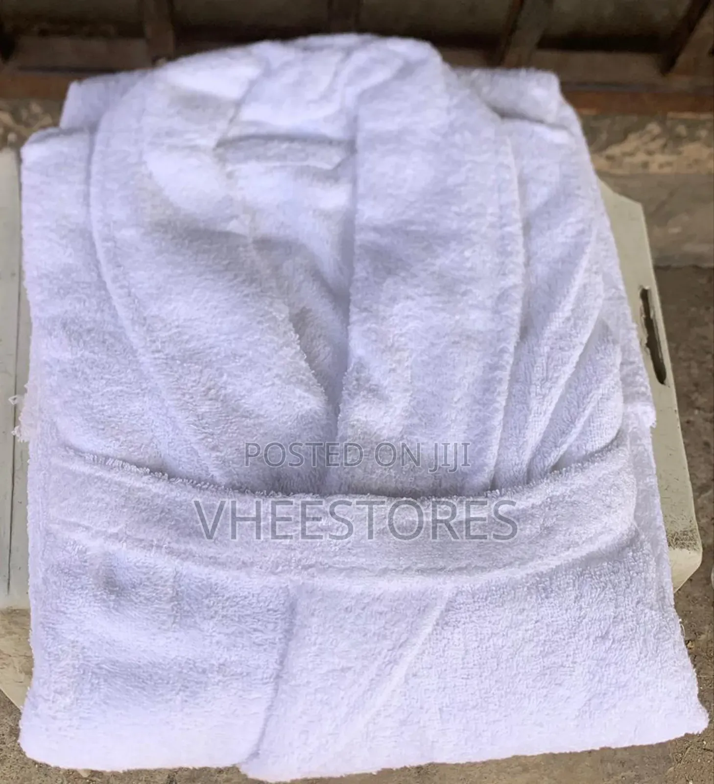 High Quality Bathrobe. Available In Many Nice Colors