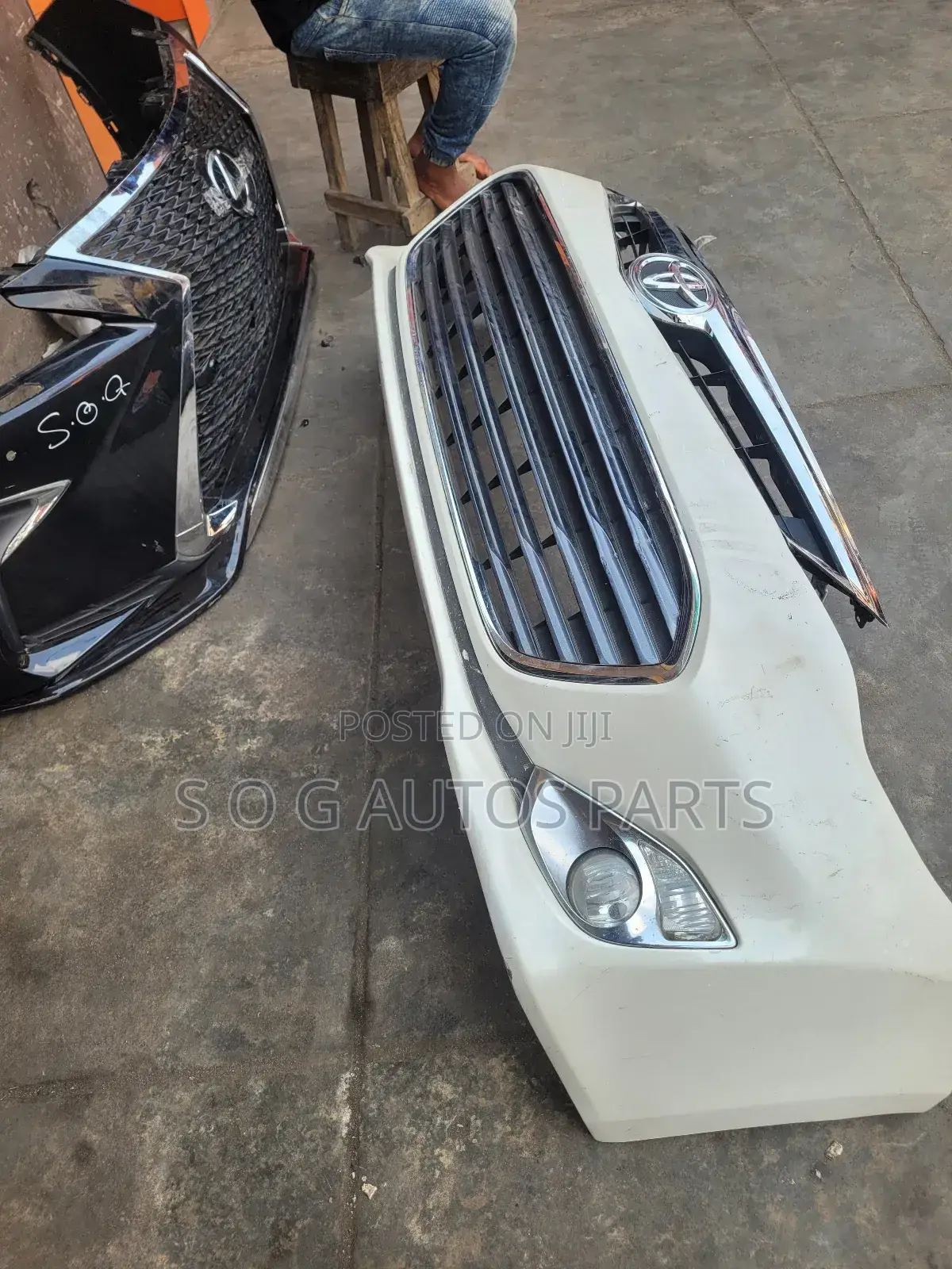 Complete Front Bumper Avalon 2014