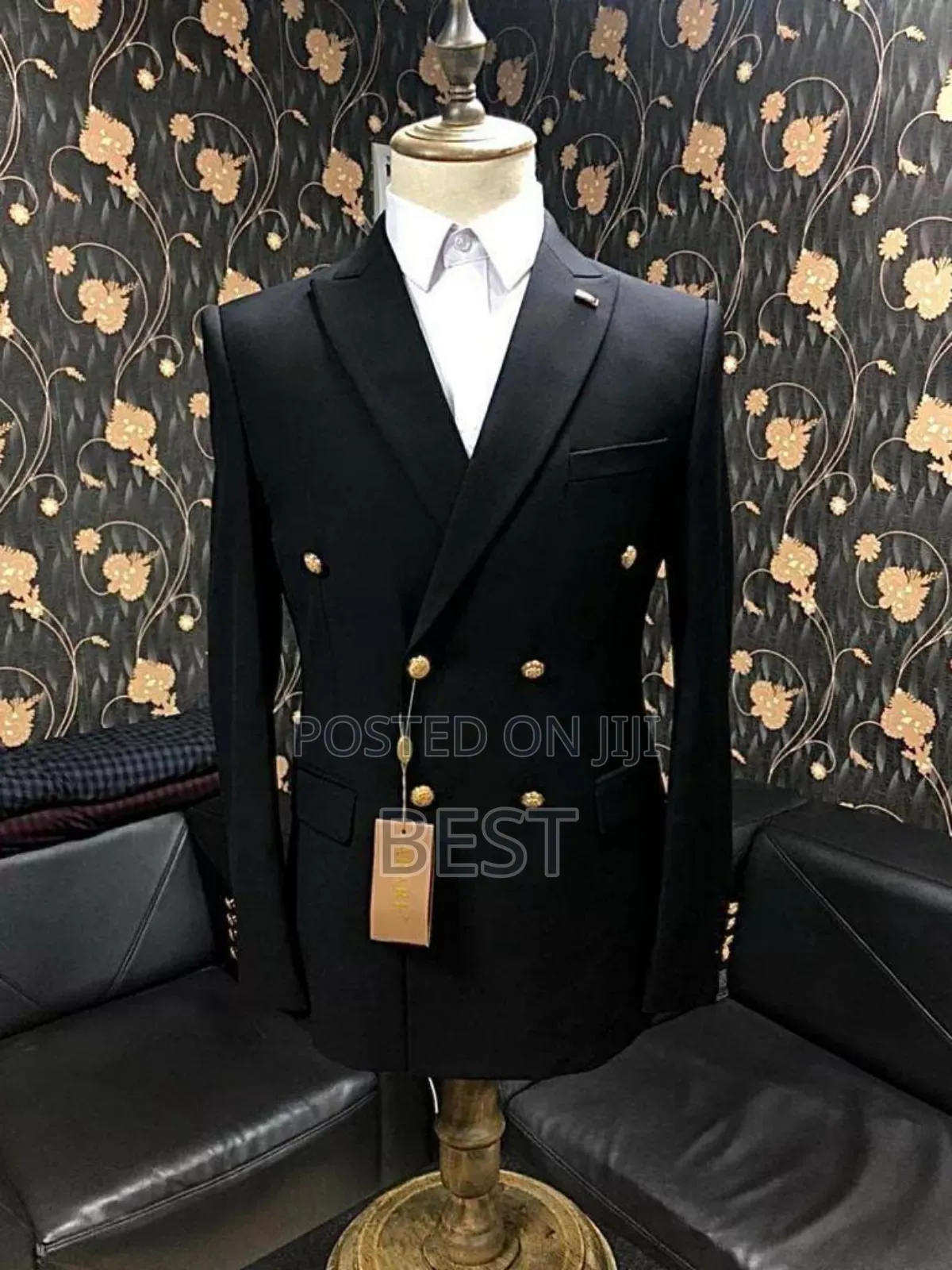 Double Brested Quality Suit With Gold Bottons