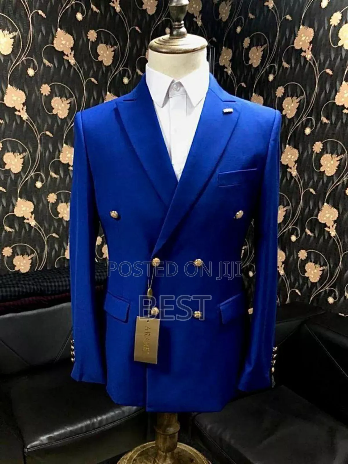 Double Brested Quality Suit With Gold Bottons