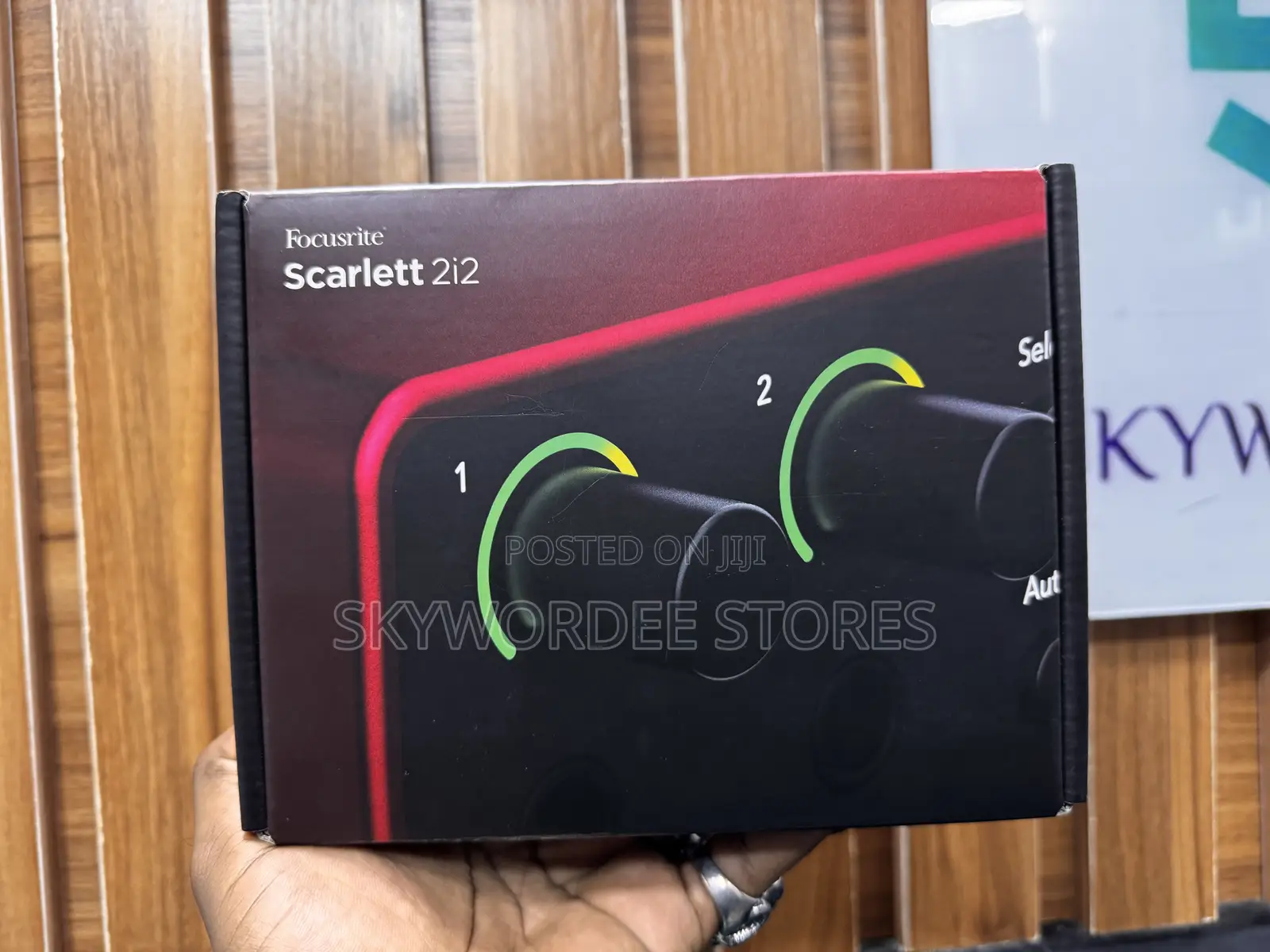 Focusrite Scarlet 2i2 4th Gen Audio Interface