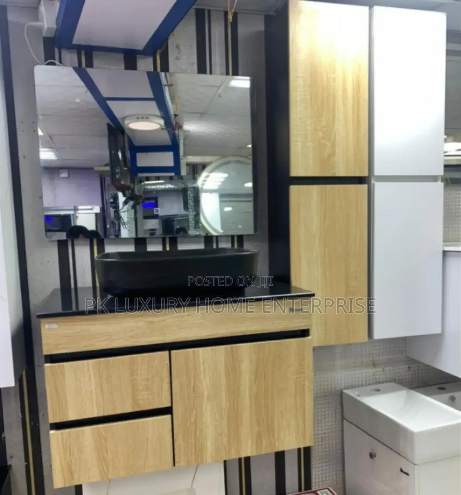 Wooden Surface Bathroom Cabinets