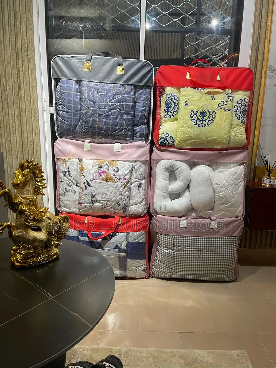 High Quality Stock Duvet 6x6 With 4 Pillow Bedsheet