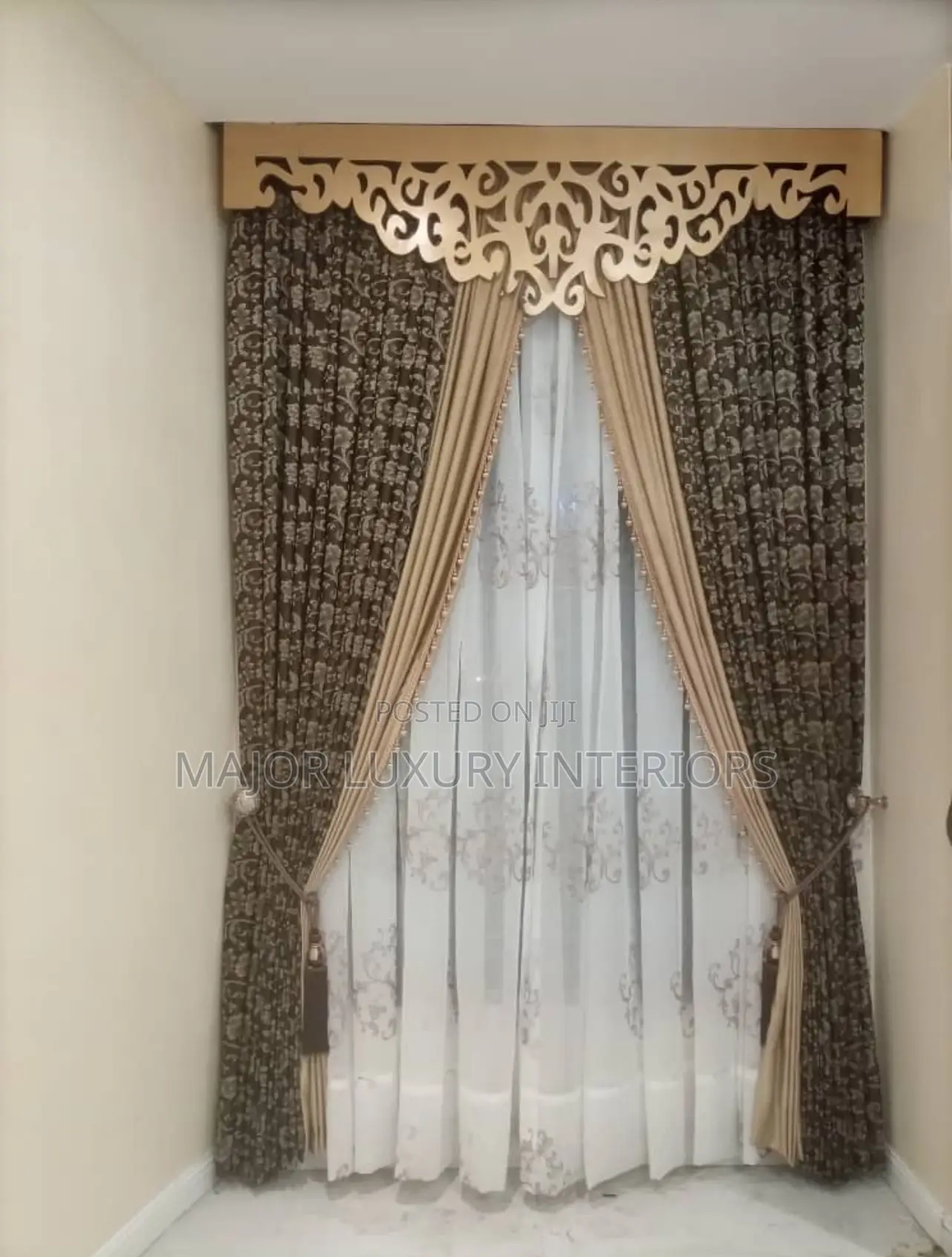 Turkey Curtains With Antic Board Design