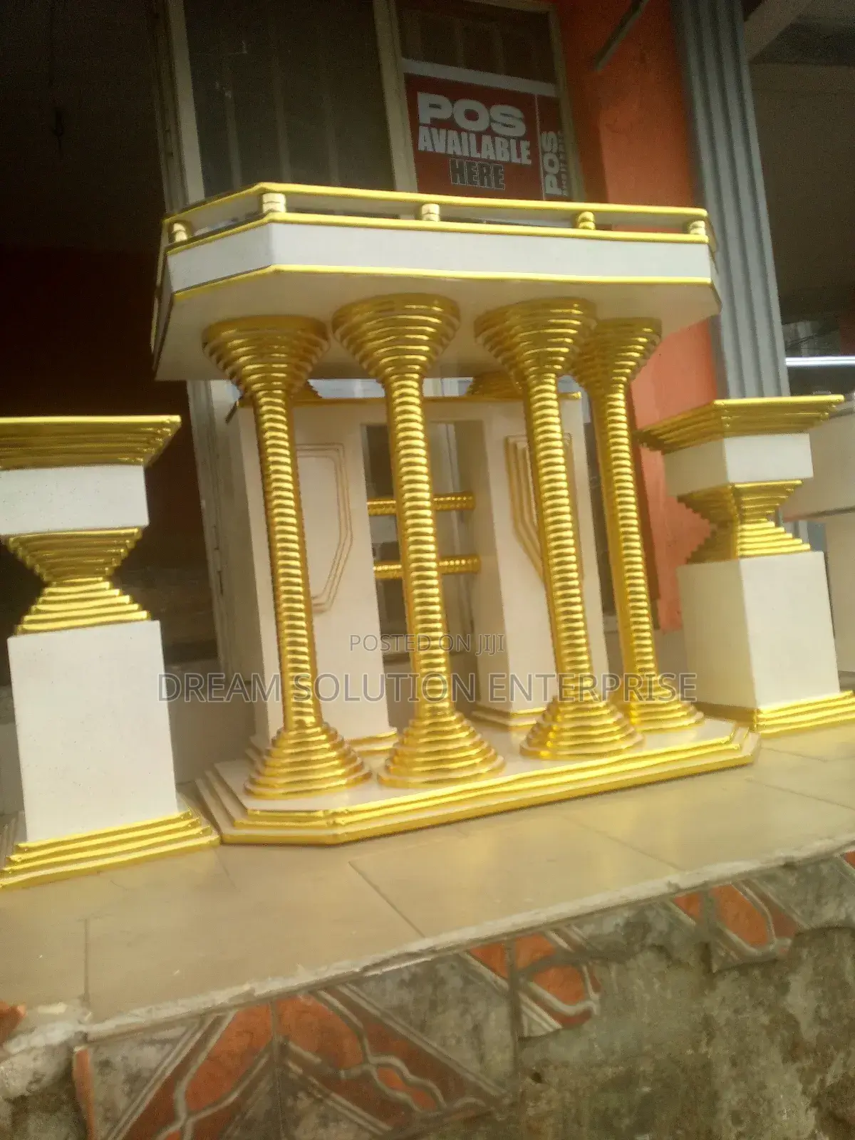 Standard Altar With Flower Vases