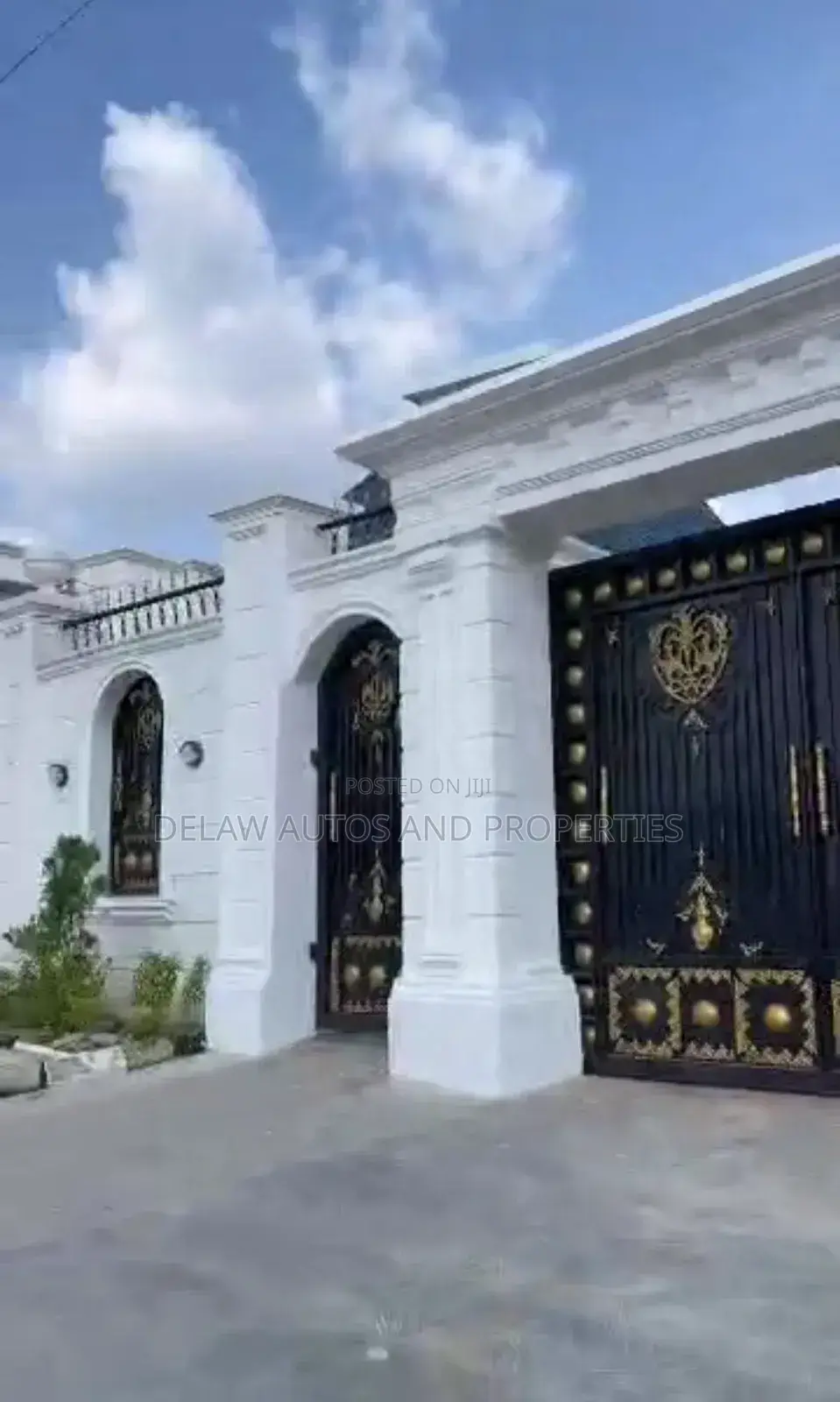 10bdrm Mansion in Guzape for sale