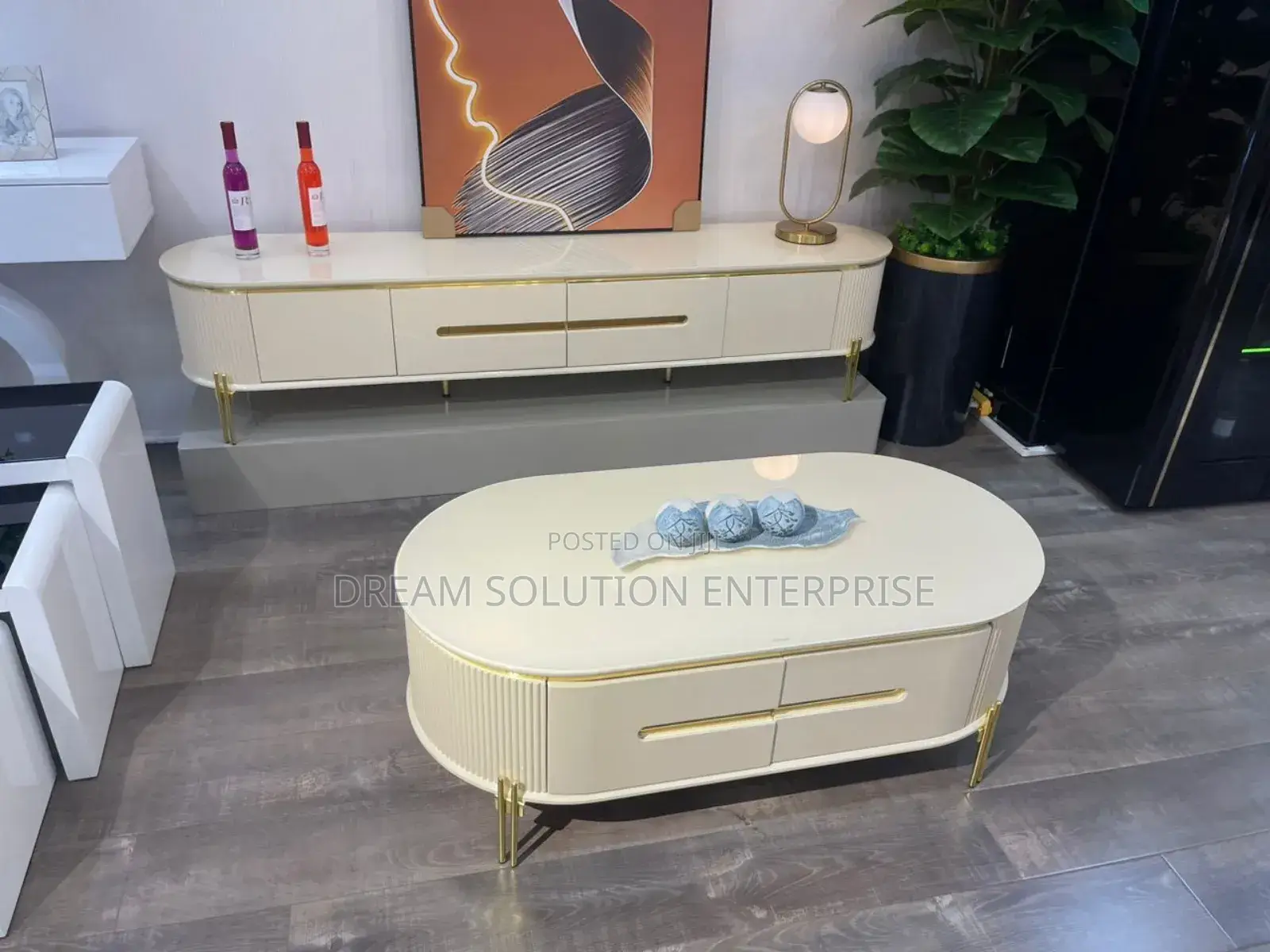 Beautiful Tv Stand and Center Table