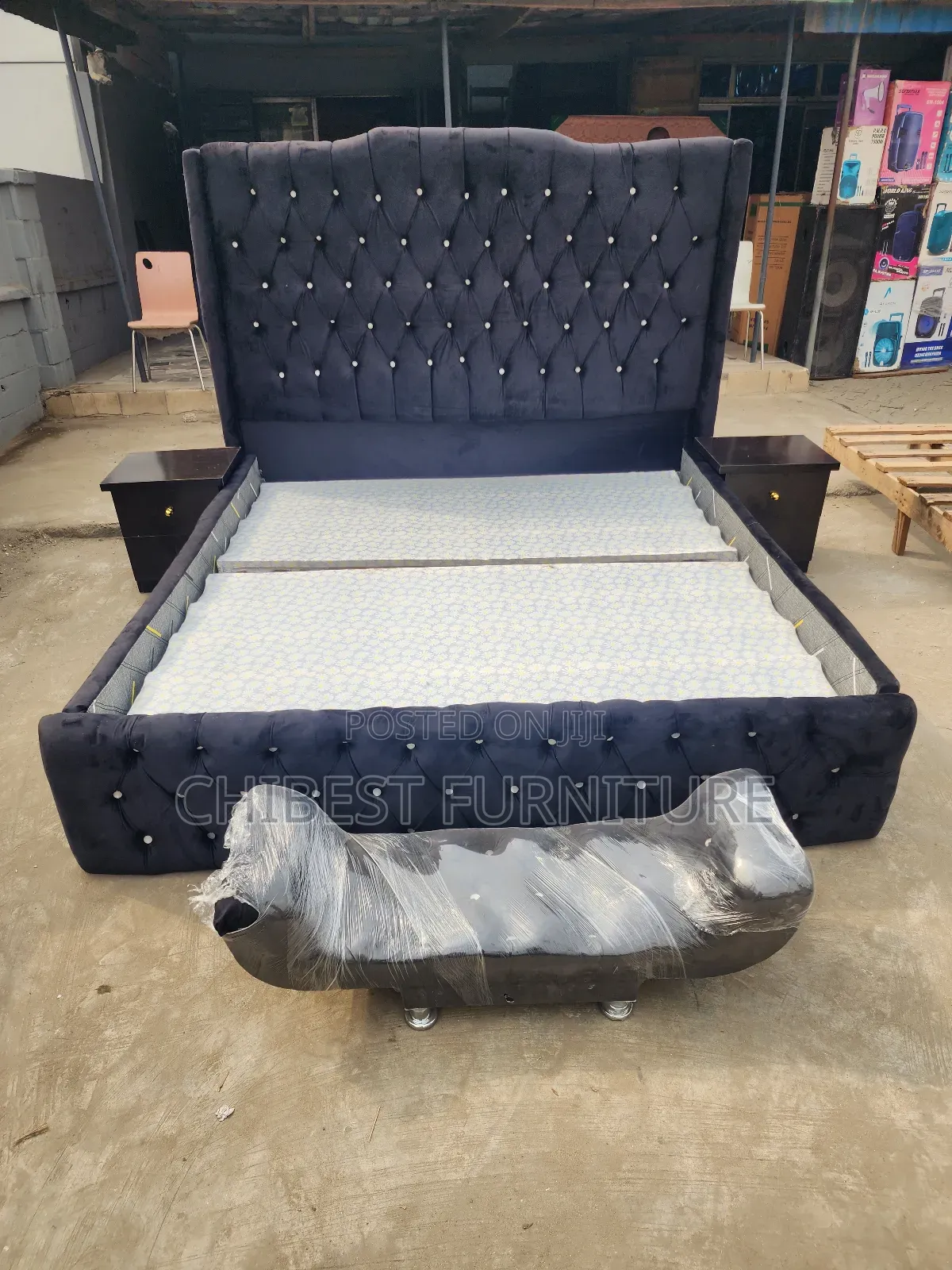 Black 6by6 Bed Stand.
