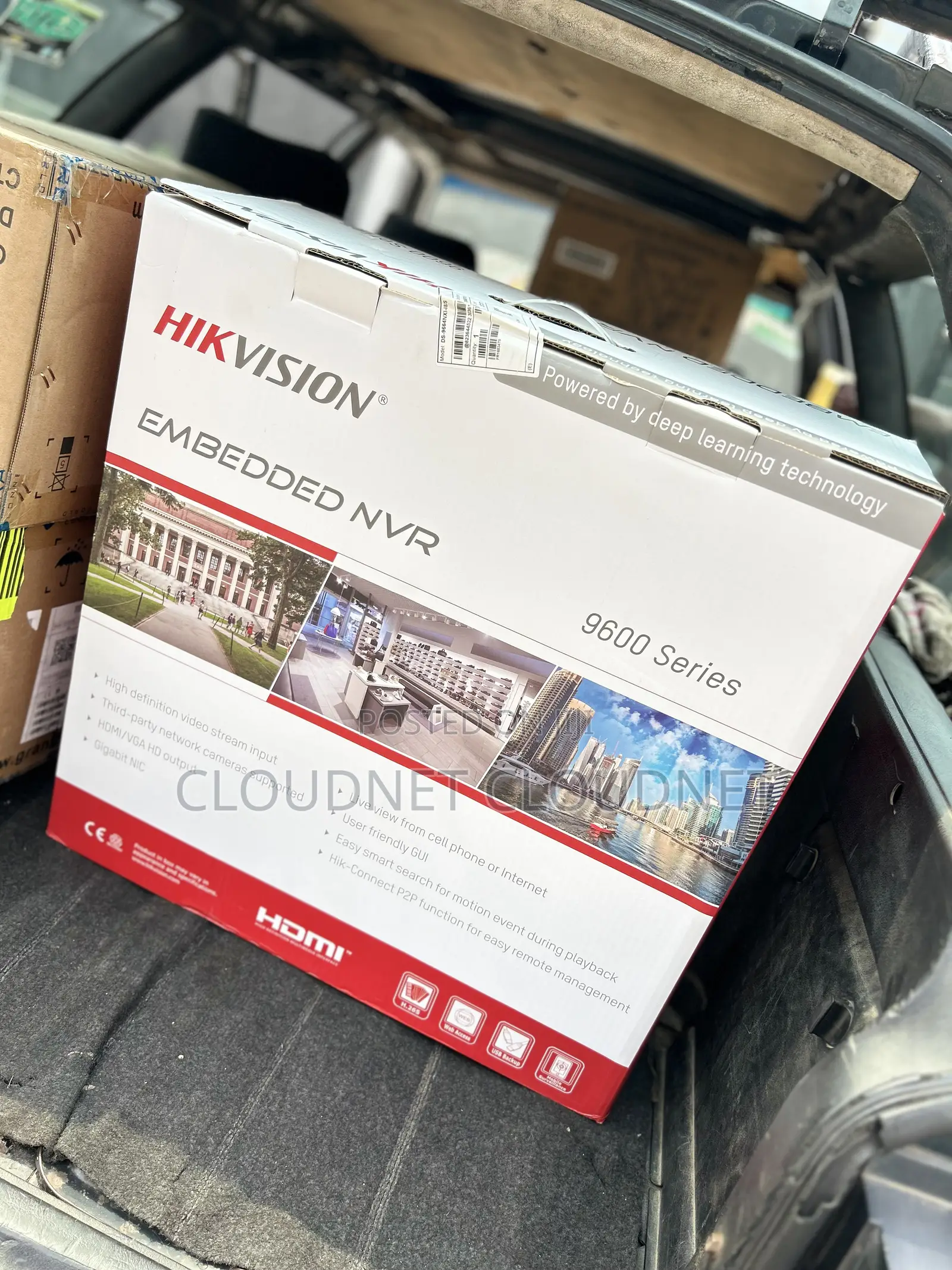 Hikvision 64channel NVR 8 SATA