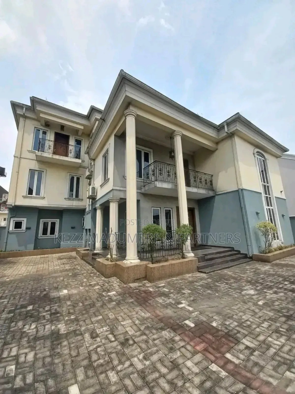 Furnished 6bdrm Duplex in New Gra , Phase 3, for sale