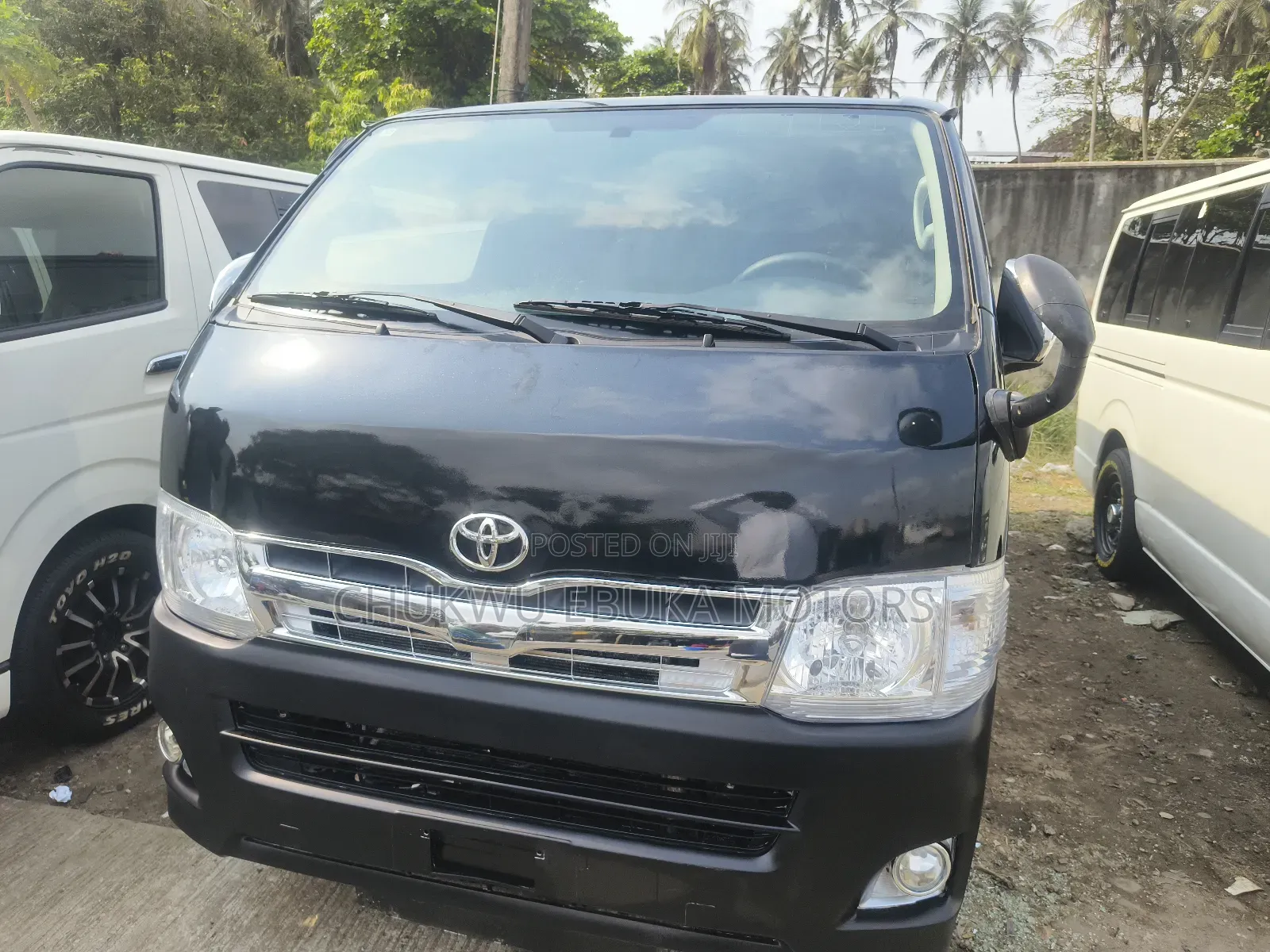 Toyota HiAce 2013 Black